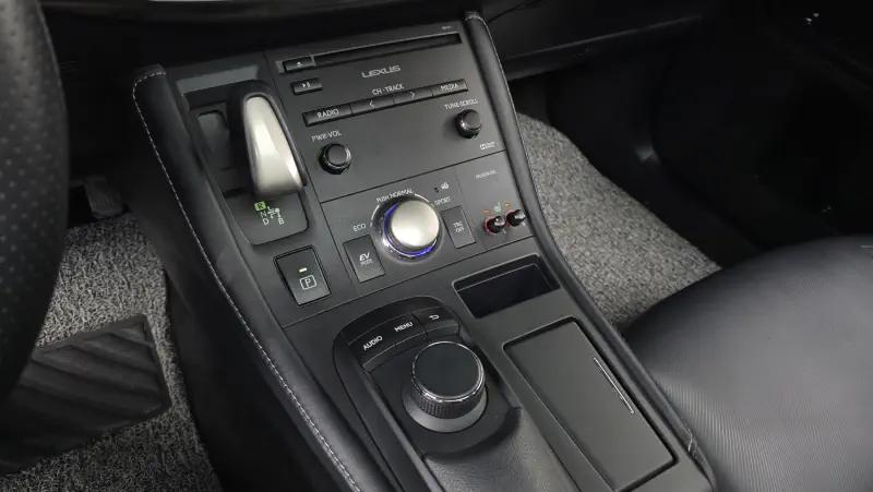 Lexus CT200h