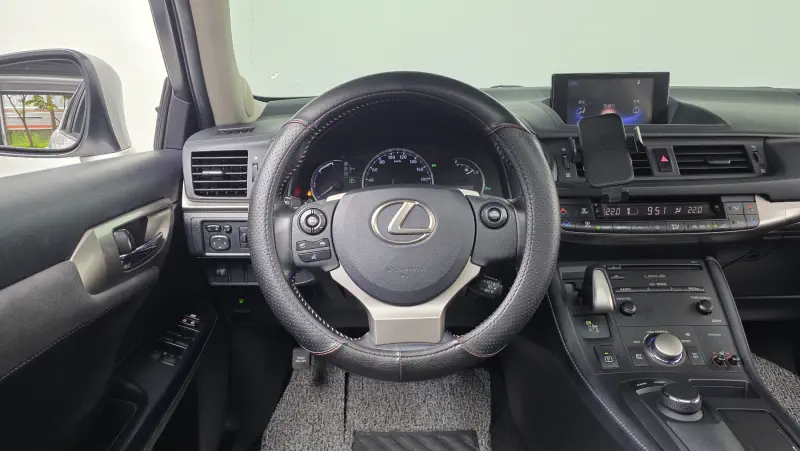 Lexus CT200h