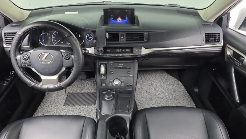 Lexus CT200h