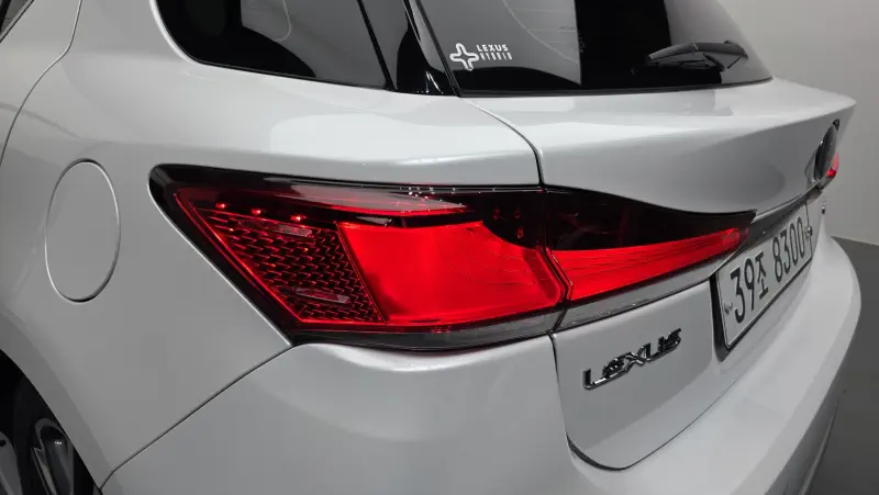 Lexus CT200h