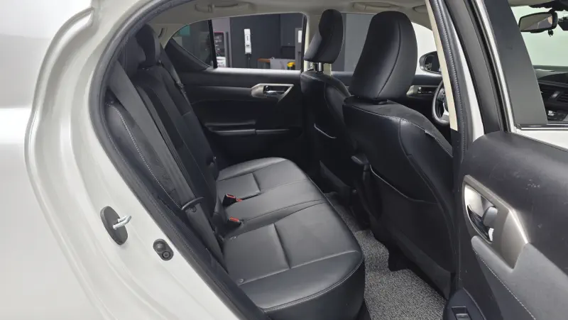 Lexus CT200h
