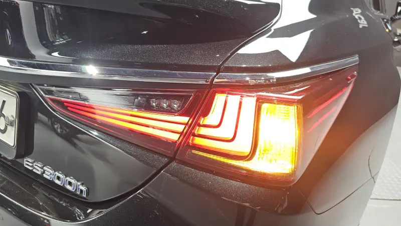 Lexus ES300h