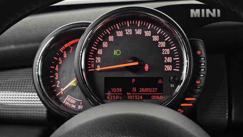 Mini Hatch