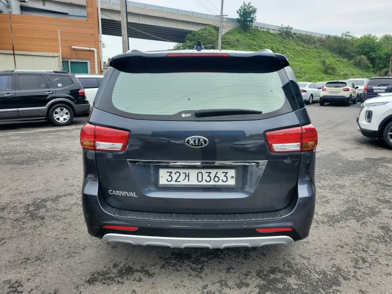Kia Carnival