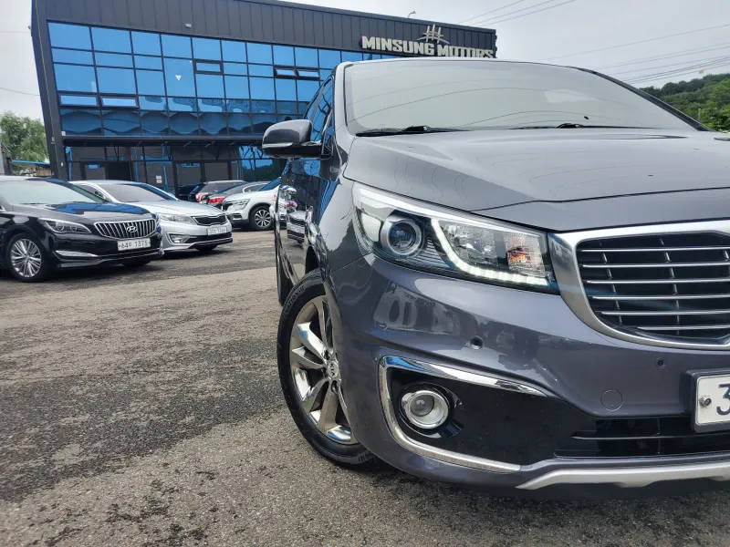 Kia Carnival