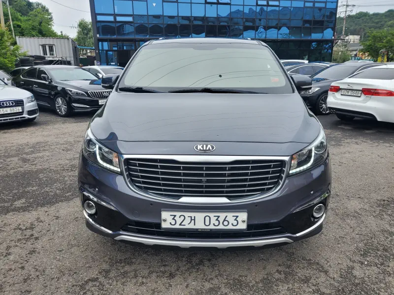 Kia Carnival