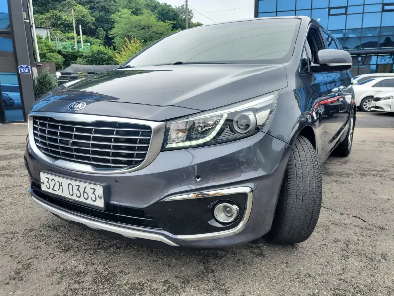 Kia Carnival