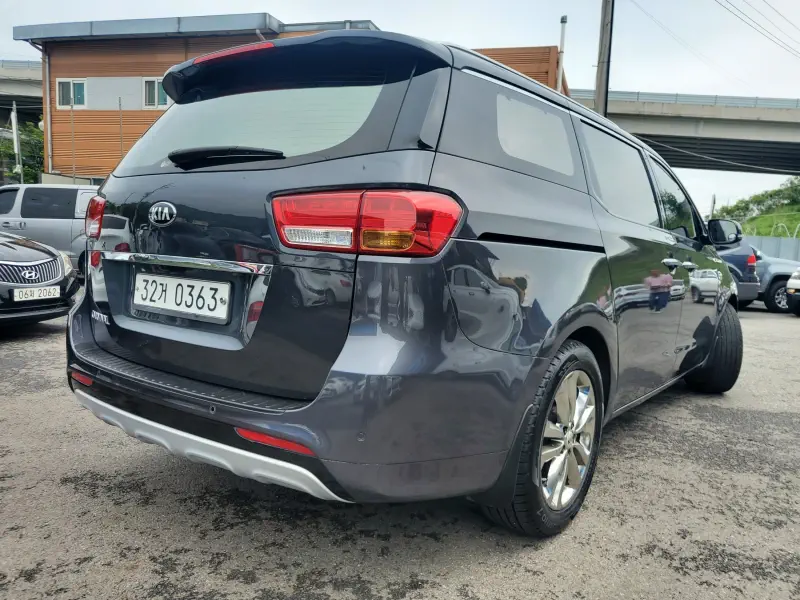 Kia Carnival