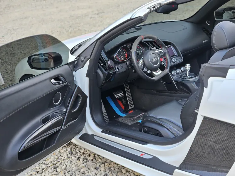 Audi R8