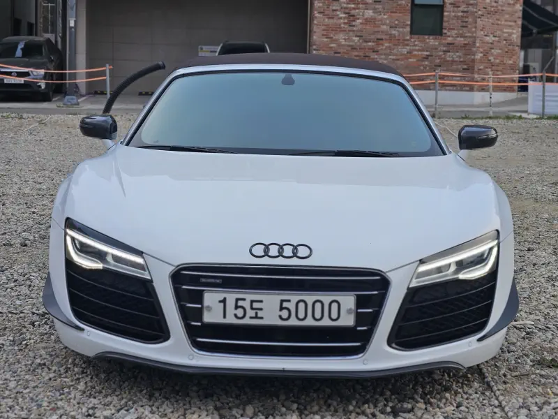 Audi R8