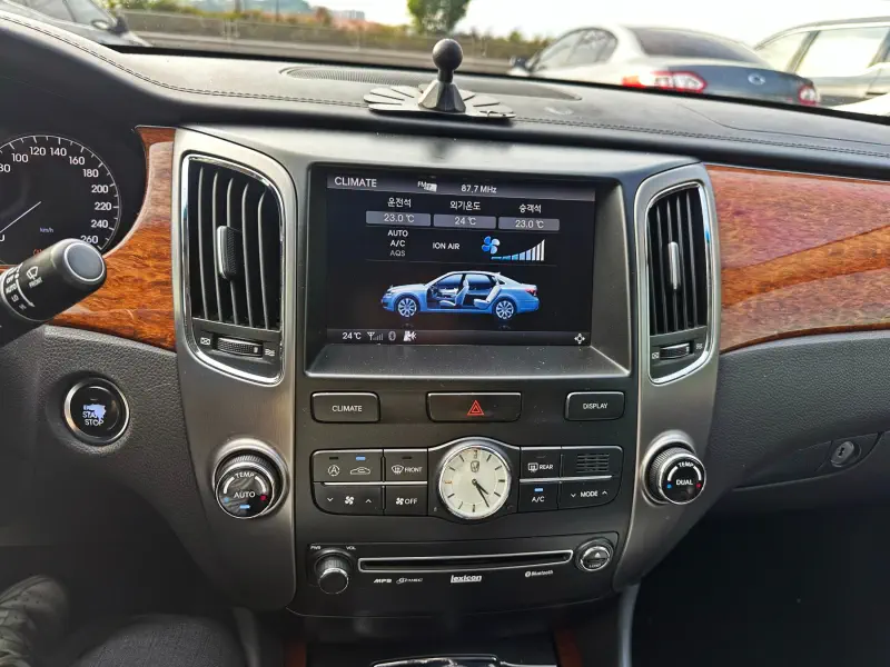 Hyundai Equus