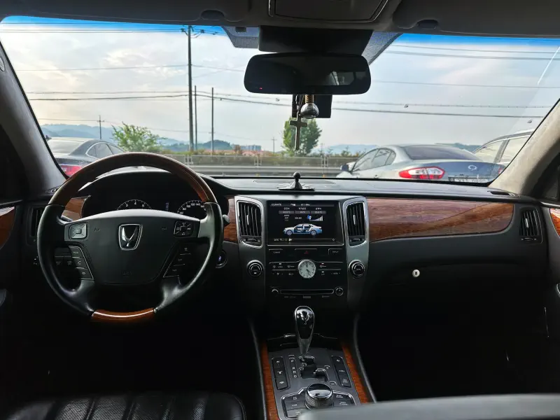 Hyundai Equus