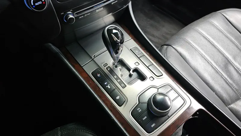 Hyundai Equus