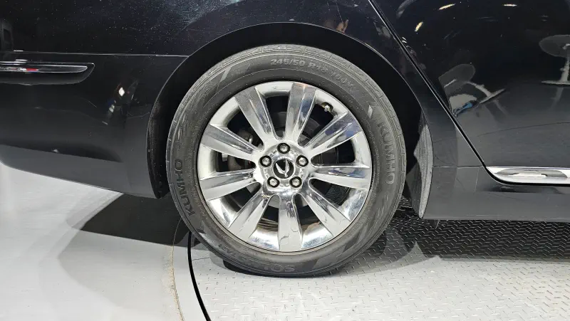 Hyundai Equus