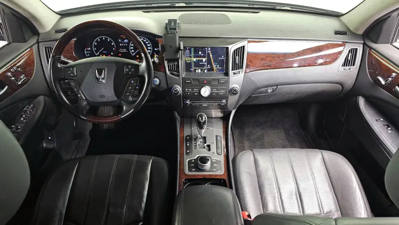 Hyundai Equus