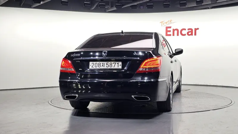 Hyundai Equus