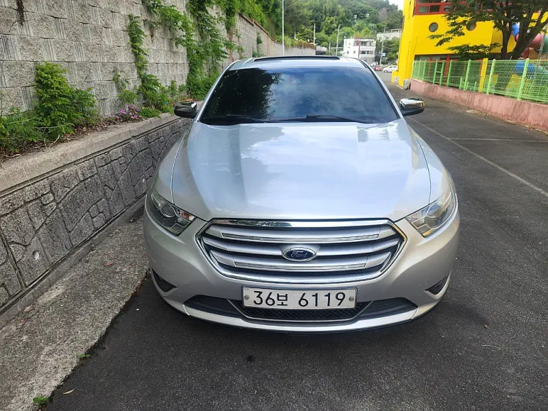Ford Taurus