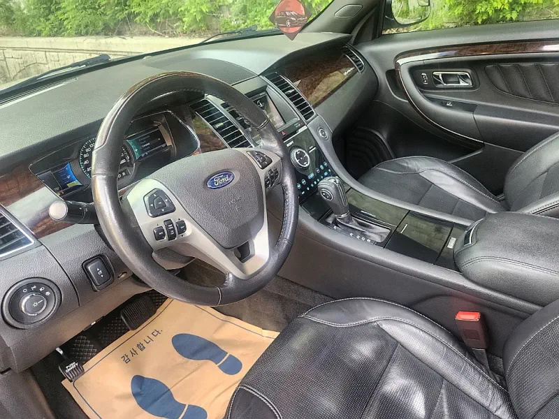 Ford Taurus
