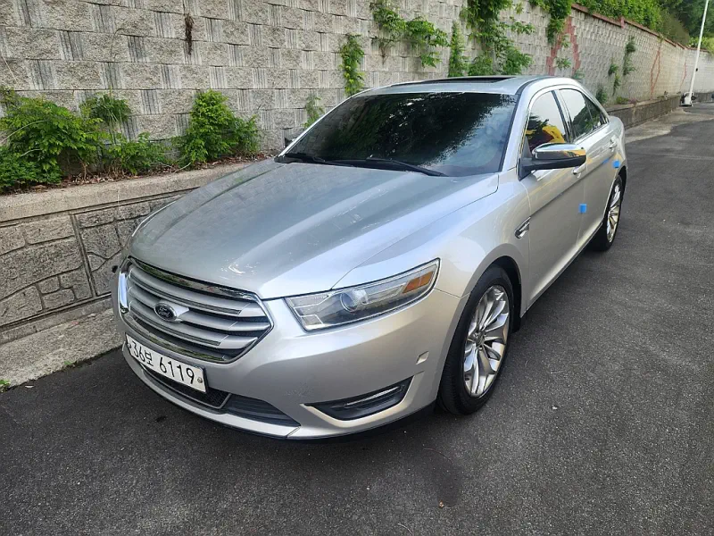 Ford Taurus