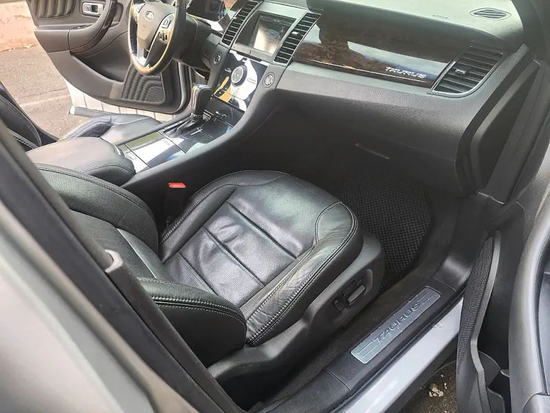 Ford Taurus