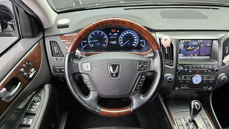 Hyundai Equus