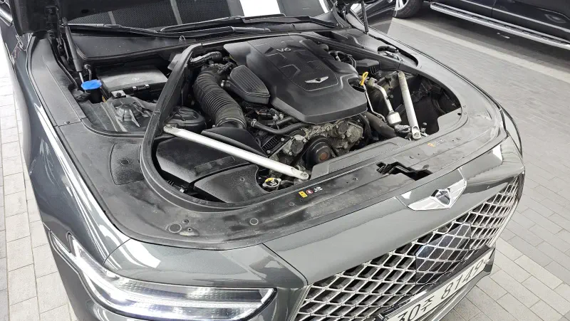 Genesis G90