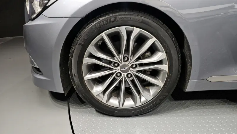Hyundai Genesis