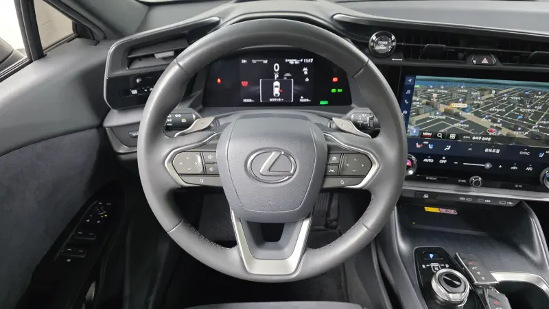 Lexus RZ450e