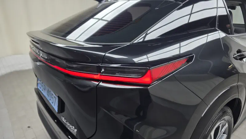 Lexus RZ450e