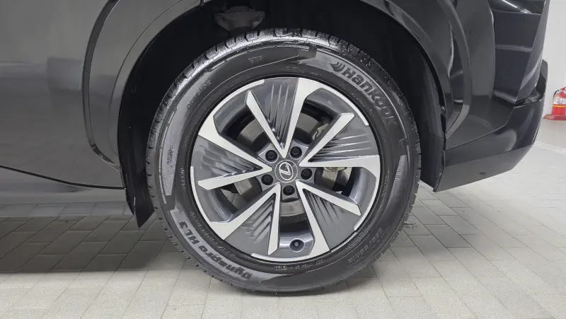 Lexus RZ450e