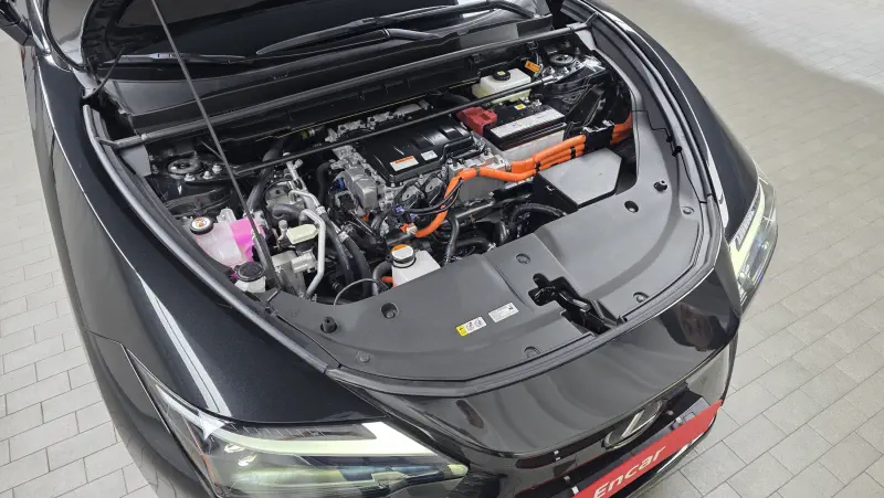 Lexus RZ450e