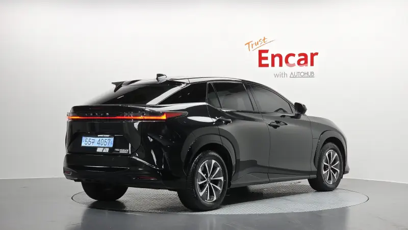 Lexus RZ450e