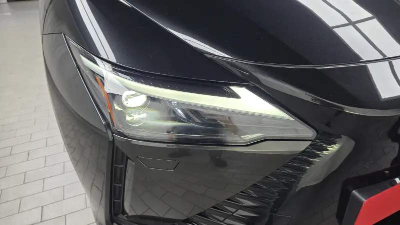 Lexus RZ450e