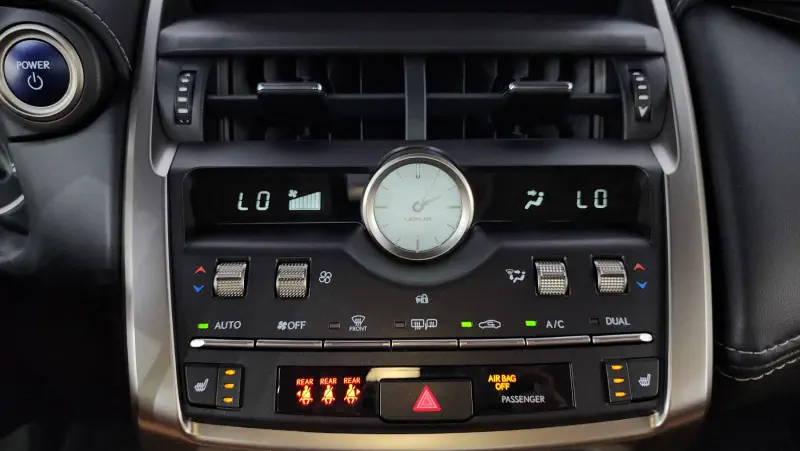 Lexus NX300h