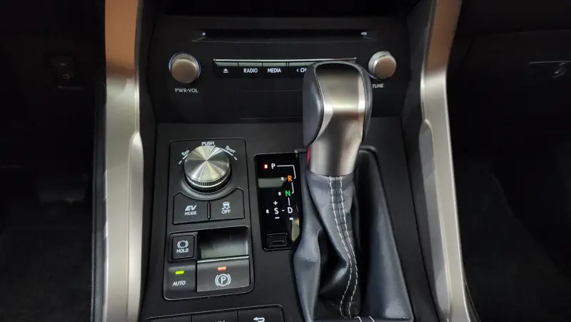 Lexus NX300h
