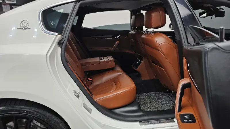 Maserati Quattroporte