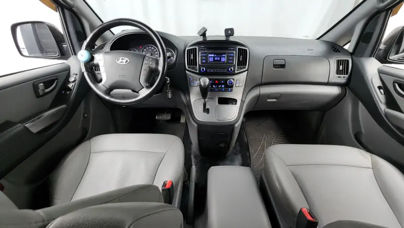Hyundai Grand Starex