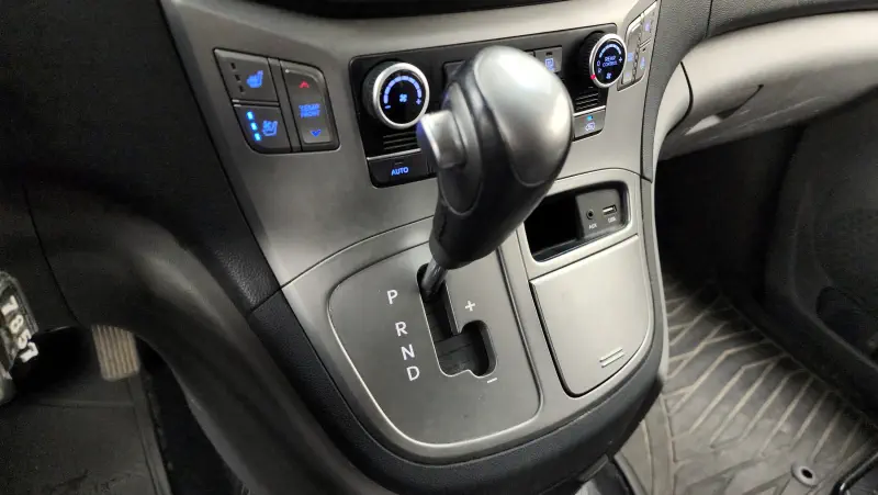 Hyundai Grand Starex