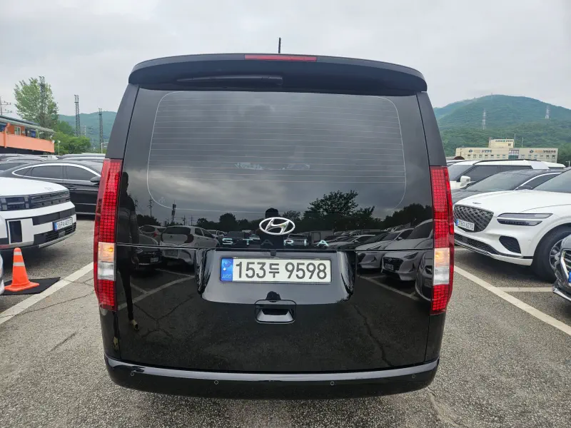 Hyundai Staria
