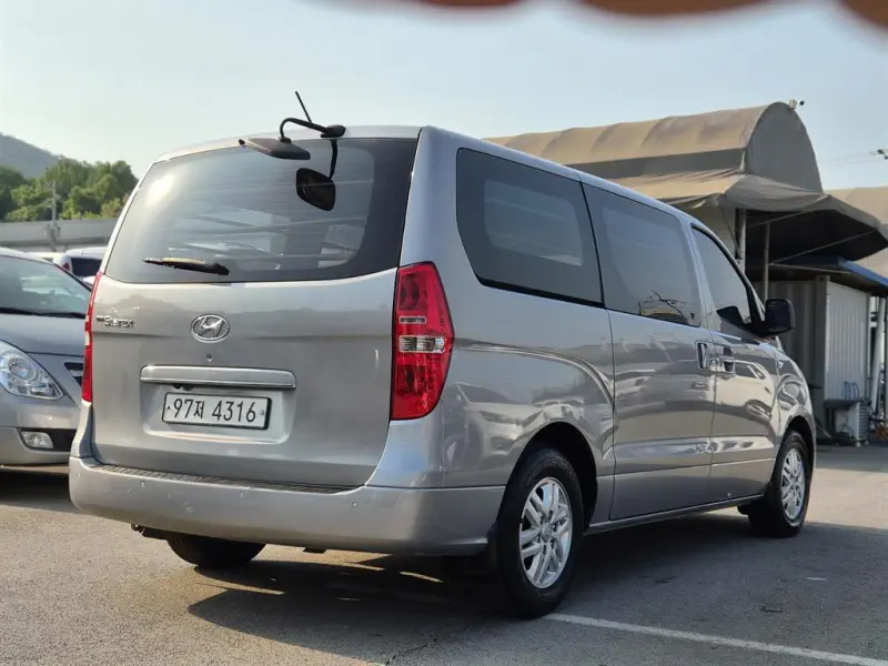 Hyundai Grand Starex