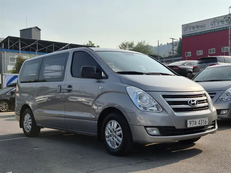 Hyundai Grand Starex