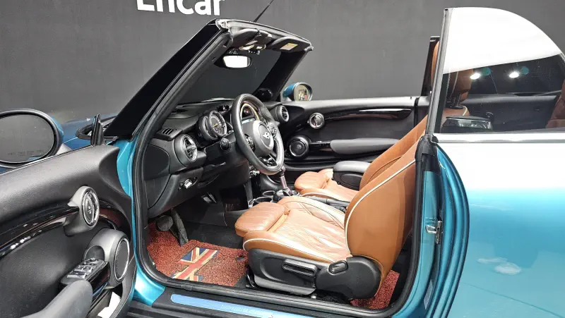 MINI Cabrio