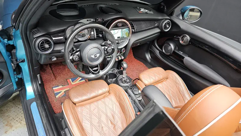MINI Cabrio
