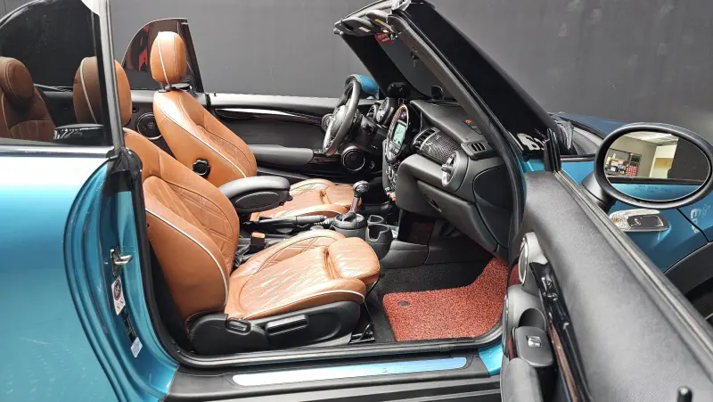 MINI Cabrio