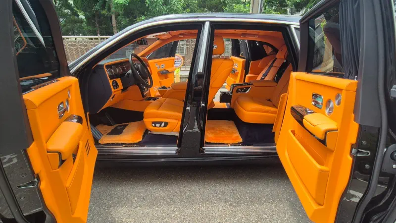 Rolls-Royce PHANTOM