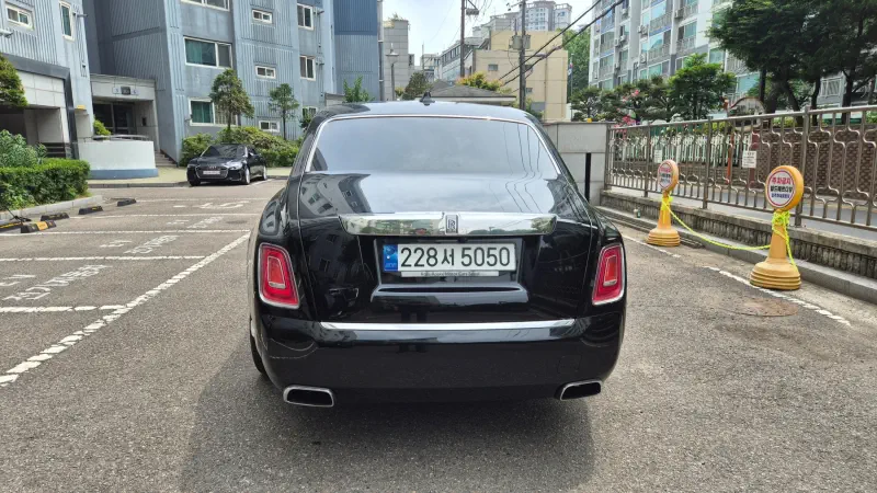 Rolls-Royce PHANTOM