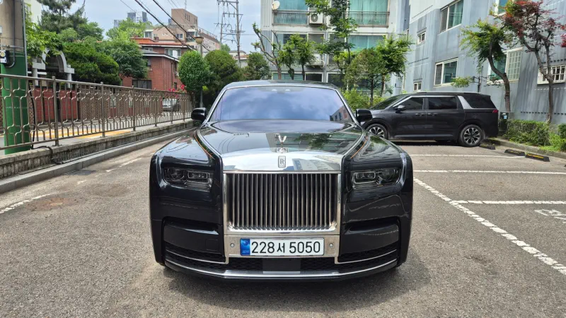 Rolls-Royce PHANTOM