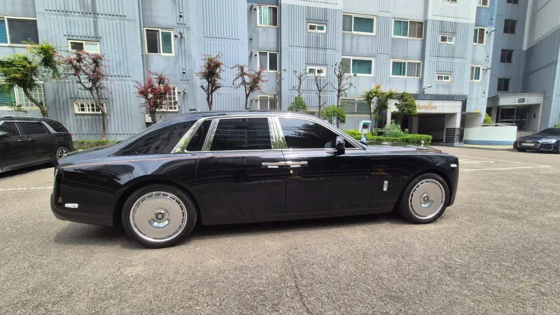 Rolls-Royce PHANTOM
