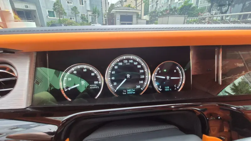Rolls-Royce PHANTOM