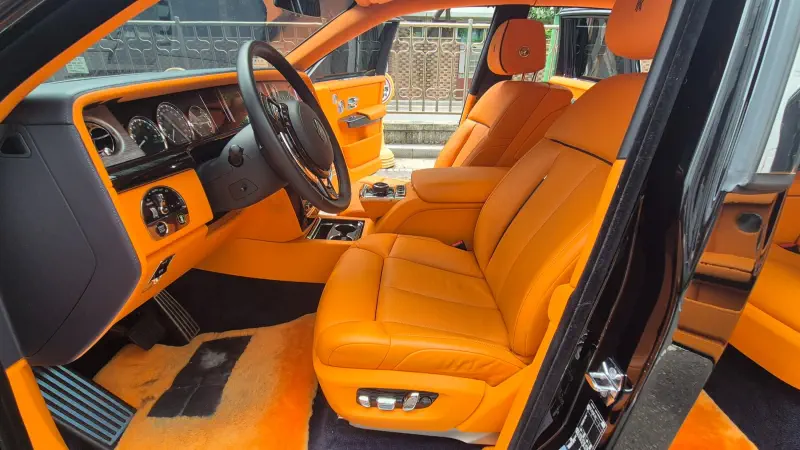 Rolls-Royce PHANTOM
